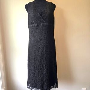 Janeville Women's Black Laced V Neck Dress 8